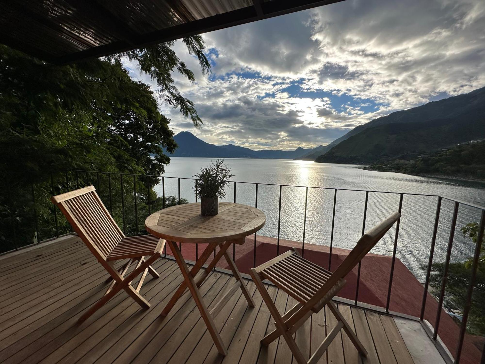 Atitlan Sunset Lodge Santa Cruz La Laguna Exterior foto