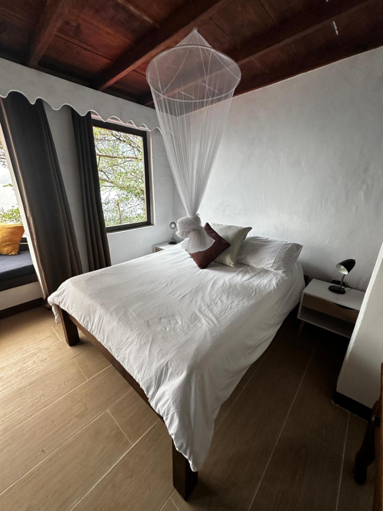 Atitlan Sunset Lodge Santa Cruz La Laguna Exterior foto